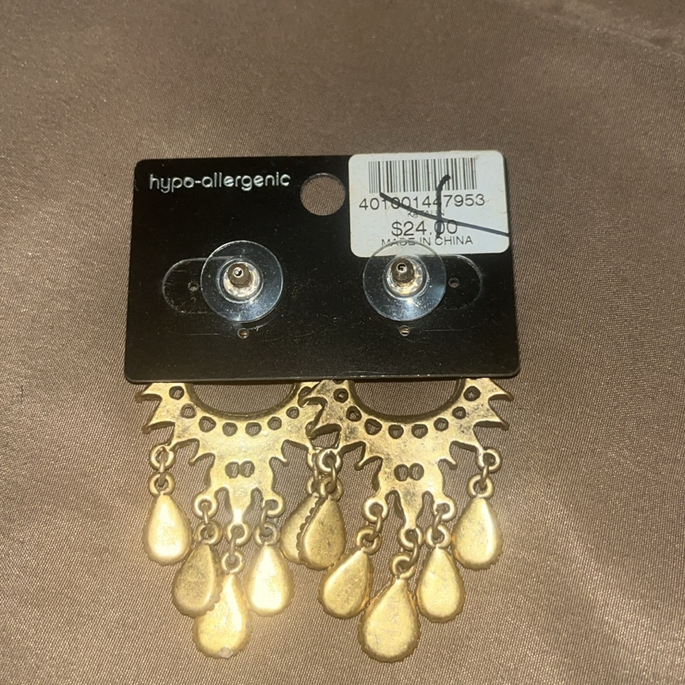 Chico’s hypoallergenic designer earrings brand new - Picture 2 of 2